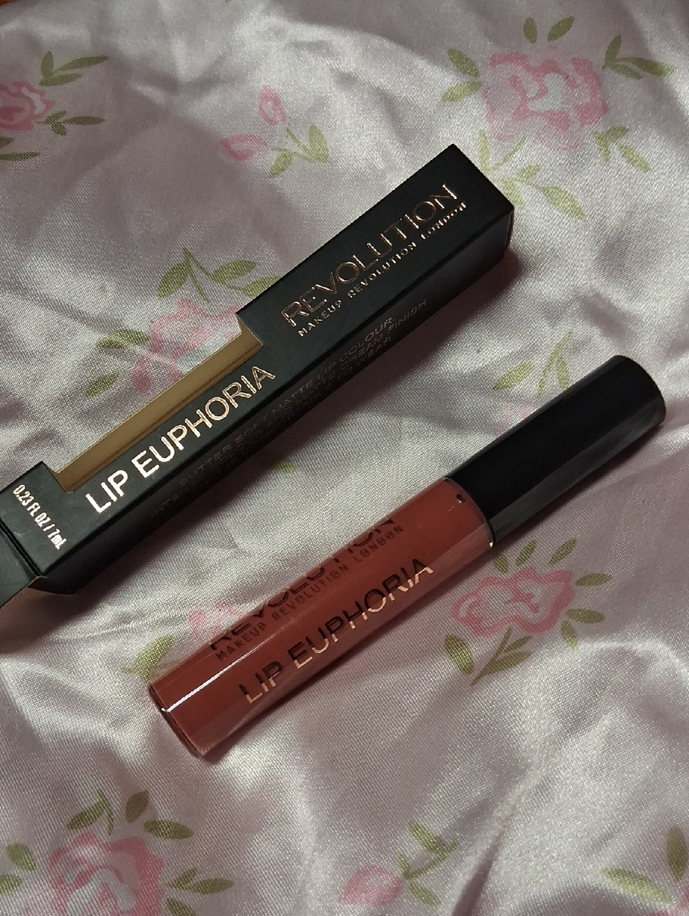 Revolution Lip Euphoria In Aura